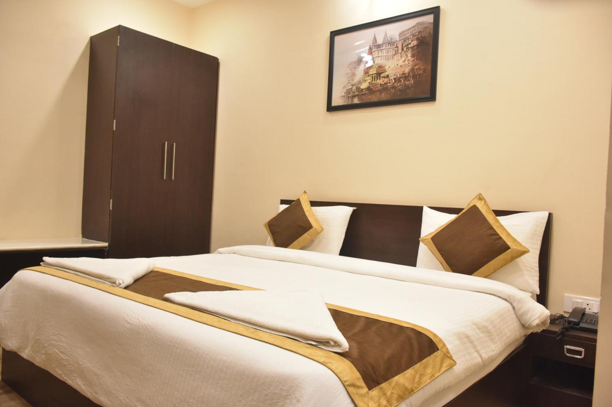 Puri Inn Варанасі Екстер'єр фото