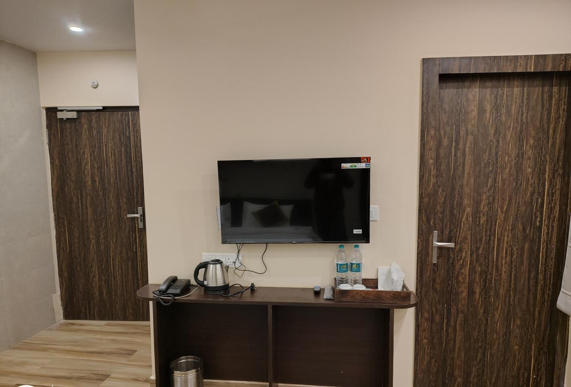 Puri Inn Варанасі Екстер'єр фото