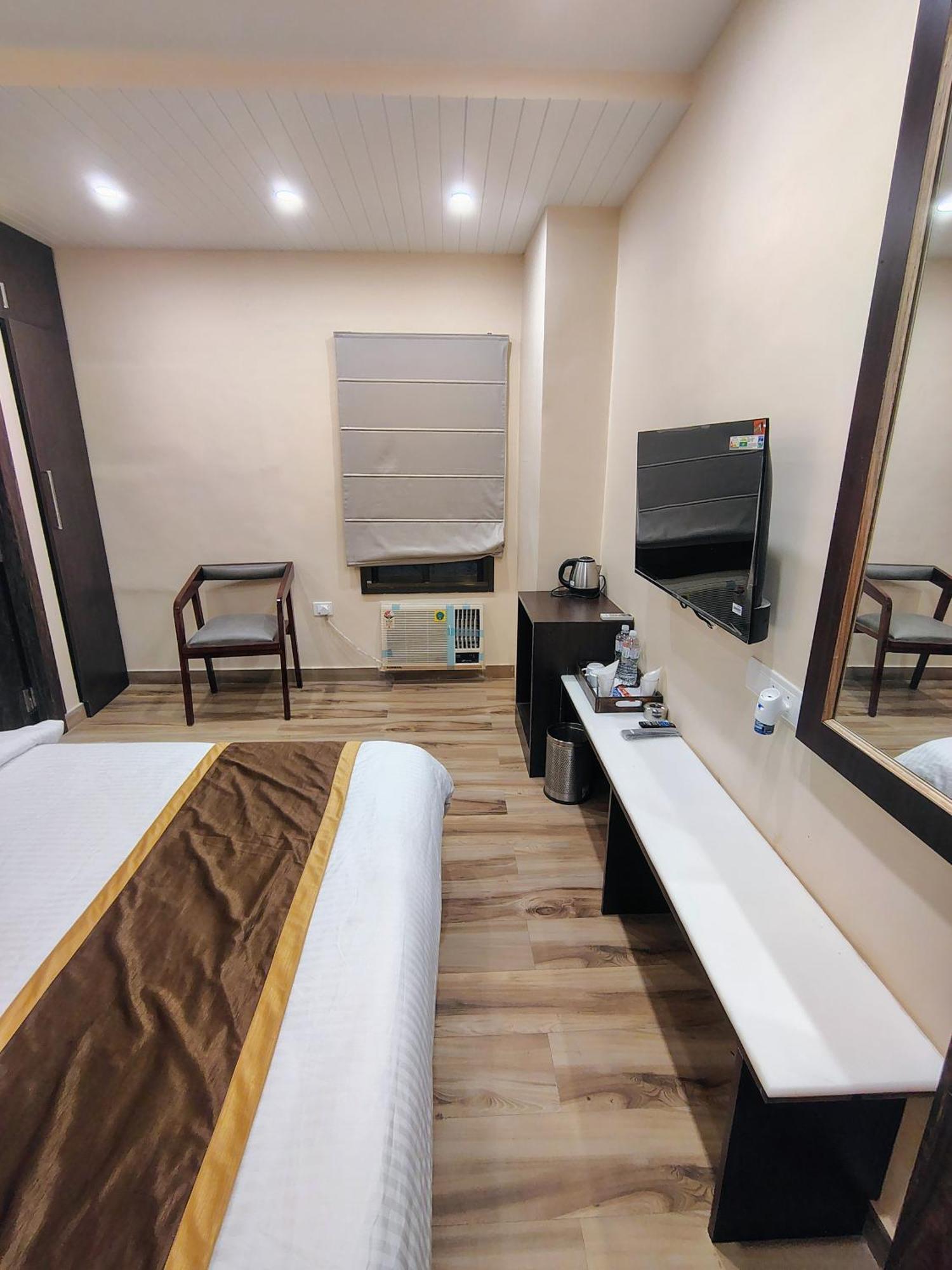 Puri Inn Варанасі Екстер'єр фото